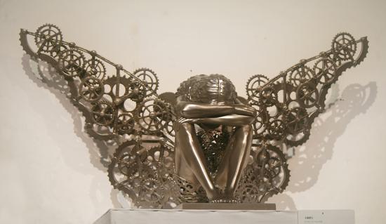 蔡丽贤——绮梦;铸铜;95×75×70cm(可变)/8版 ;2014