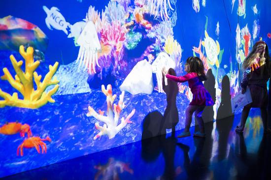 Sketch Aquarium, teamLab, 2013- (01)