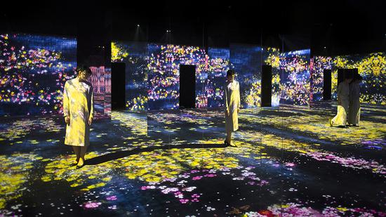 Flower Forest, Lost, Immersed and Reborn teamLab 2017 (installation view 02)