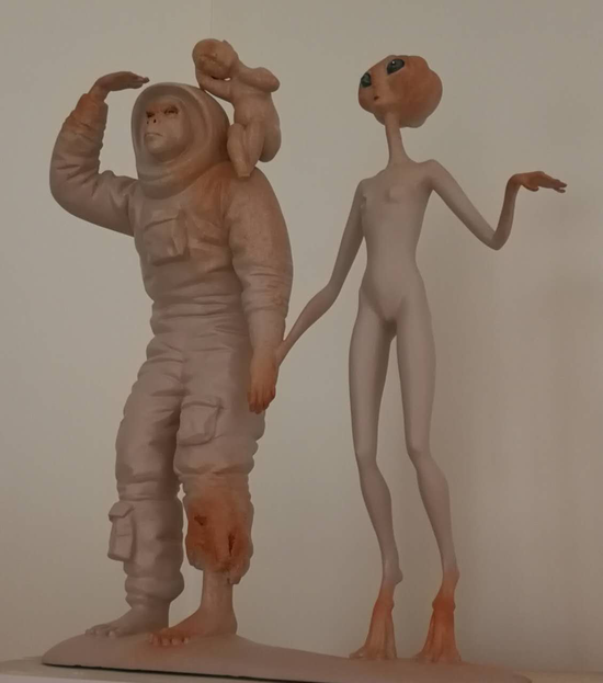 艺术家傅榆翔威尼斯双年展的大型系列作品“移民的外星人”装置雕塑作品