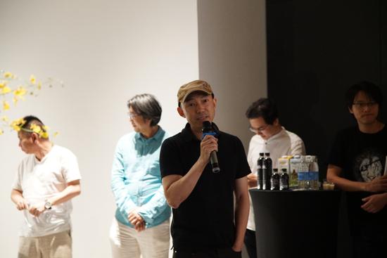 开幕现场-参展艺术家、中国艺术研究院艺术创作院专职画家徐晨阳老师致辞