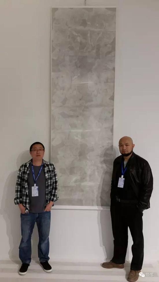 2016年3月在海南三亚参加“海南艺术双年展”现场与濮列平先生合影
