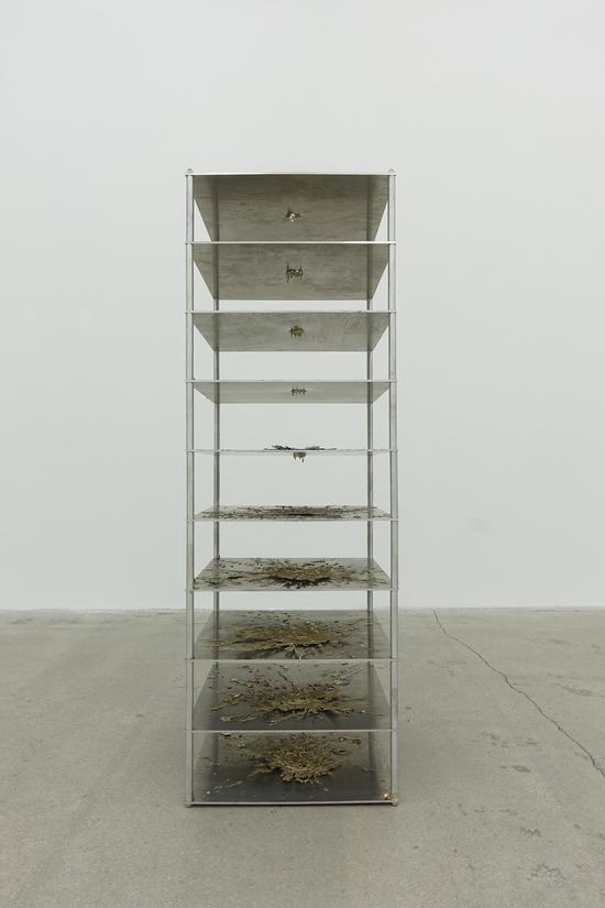 　　王恩来,Wang Enlai, 铝板与铜水, Aluminum and Copper Water, 装置, Installation,184x61x61cm,2017