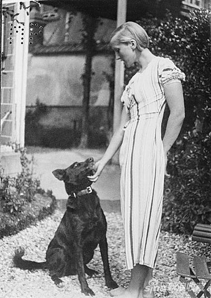 Marie-The?re?se Walter,1928年