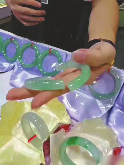6月27日,摔坏的手镯