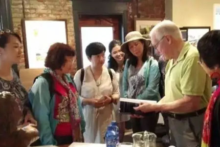 2016“彩韵·中国”中国艺术家与密苏里水彩画协会与协会主席大卫·安德森交流