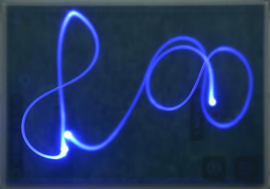 行走-旋律 No1 ,LED、丙烯、喷绘和综合材料于帆布,70x100cm ,2014-2017
