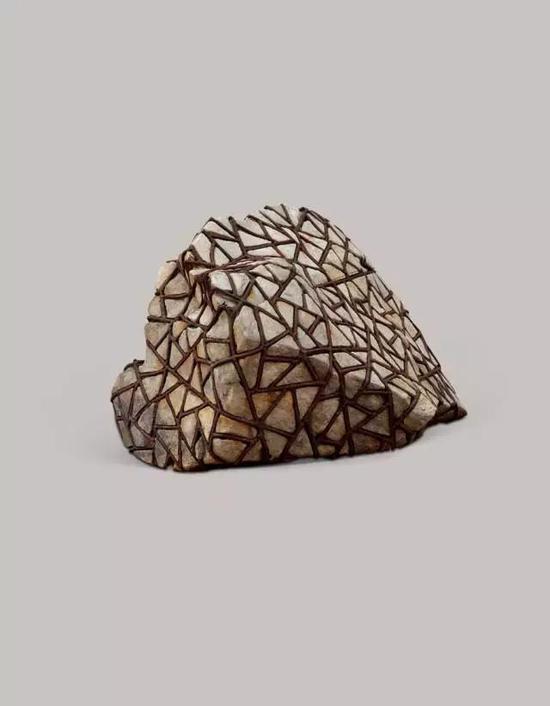 隋建国 《结构系列—云石》 48 × 85 × 64 cm 花岗岩 钢筋 雕塑 1/1 1991
中国嘉德2015春拍成交价126.5万元,为近三年隋建国作品最高单价