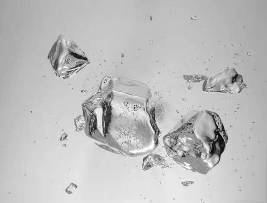 展望 《小宇宙 23》59×76×15.5cm 综合媒材 2011-2012 2017
景薰楼(台湾)春拍成交价312万台币(约70.5万人民币)
