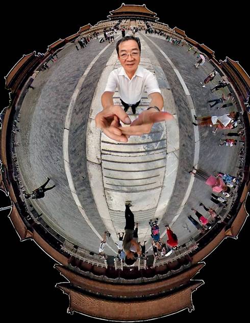 2017年8月1日,梁金生在太和殿广场上用360全景技术,拍下了这张神奇的照片。(柴程 图)