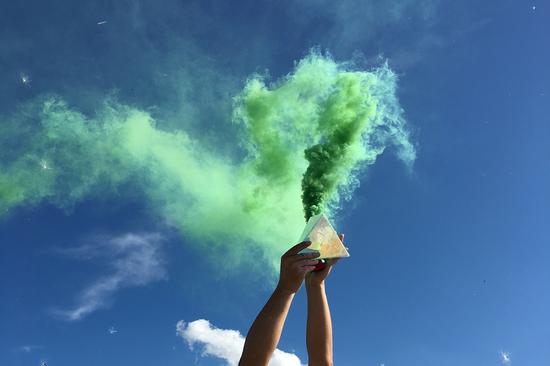 之之行为绿色狼烟