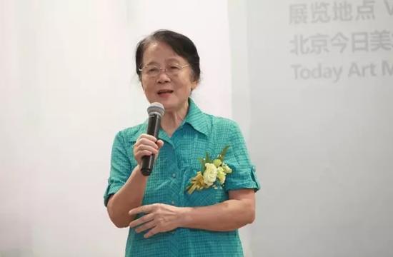 中国油画学会理事、广州美术学院教授鸥洋女士致辞