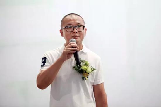 当代油画主编、当代艺术家、本次展览学术主持唐华伟先生致辞