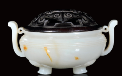 清乾隆 白玉留皮朝冠耳兽足炉