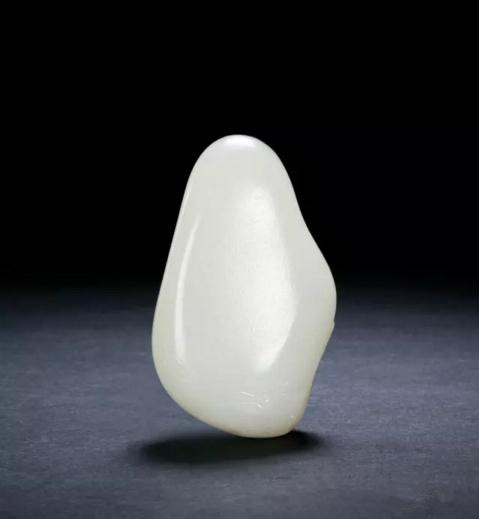 瞿利军 羊脂玉渔乐图把件
尺寸:7.3×4.5×3.0cm 135g