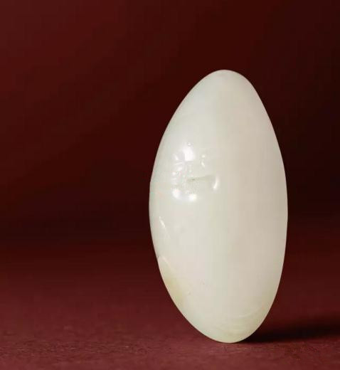 王一卜 和田玉籽料佛法无边挂件
尺寸:5.0×2.5×1.7cm 29g