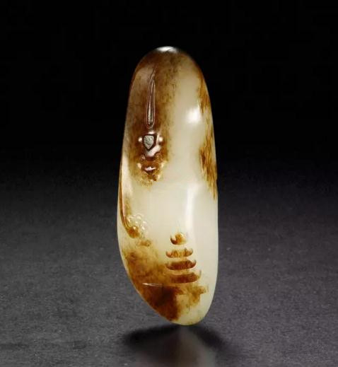 王一卜 和田玉籽料听经挂件

　　尺寸：7.3×2.7×1.5cm 45g