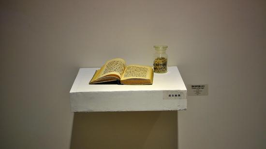 向征《我们这个时代的人们》 综合材料 尺寸可变 2011年