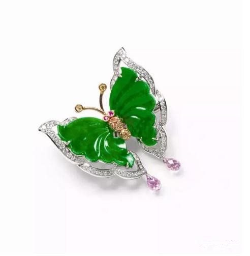 18k 金镶满绿翡翠蝴蝶胸针吊坠(两用)
尺寸:主石 3.0×3.0cm 重量:11g