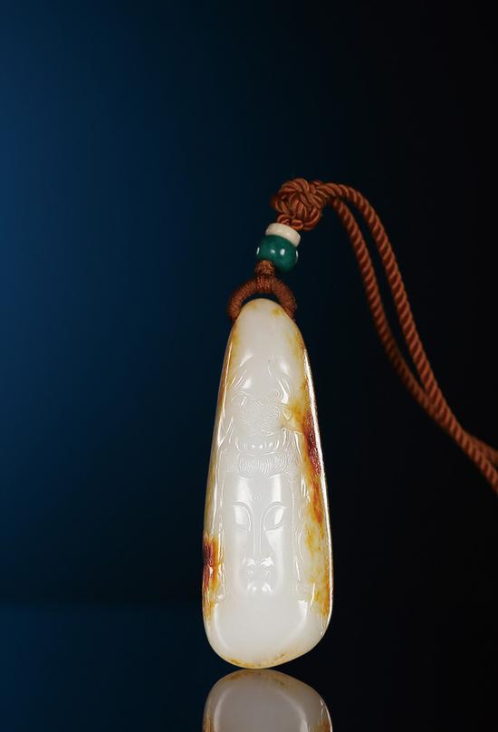 李剑 和田玉籽料妙相观音
5.3×1.9×1.4cm 24g