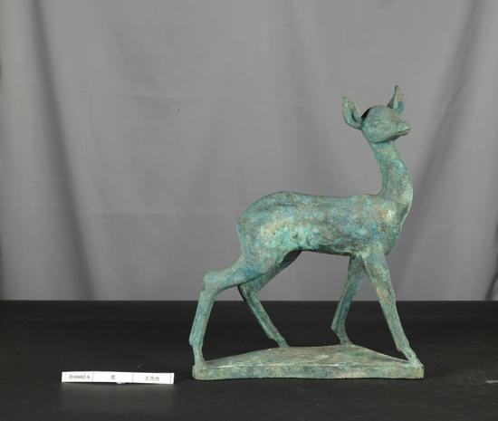 王合内 鹿 1962年 33.5×26.4×10.5cm 中国美术馆藏