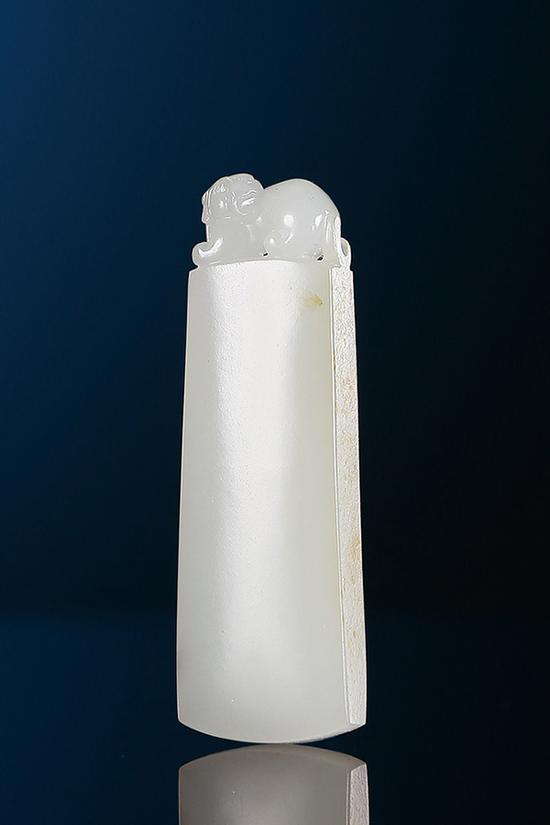 蒋平 和田玉籽料守护平安牌
4.4×1.5×0.7cm 10.5g