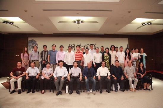 �μӿ�Ļʽ���ּα���Ӱ