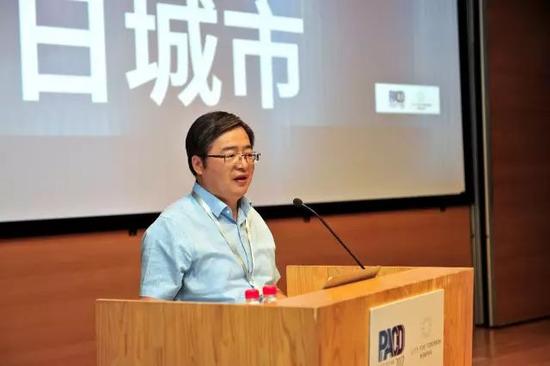 北京市文化创意产业促进中心主任梅松发表致辞