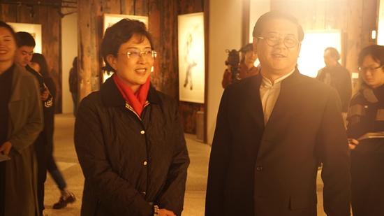 中国人民大学党委书记靳诺与中国美术家协会常务副主席、分党组书记、秘书长徐里