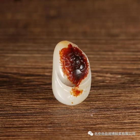 　　　02291孙鹏  和田玉籽料钟馗把件

　　规格：4.9×3.0×2.6cm 

　　重量：67g

　　白度：一级

　　脂份：高

　　密度：好

　　起拍价：RMB60000-80000

　　附艺术家证书