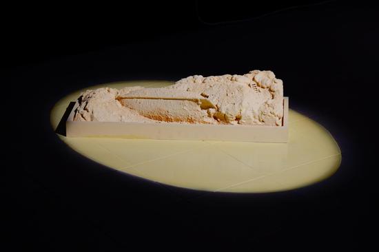 彼岸系列5,Nirvana 5,石膏、塑料、丙烯,Gypsum, plastics, propylene, 2016,29×75X19cm郭晋