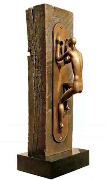 《另一种视角》 弗拉基米尔·库什  青铜雕塑  15X18x48cm