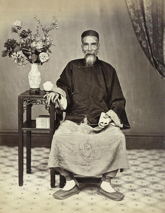 阿芳，老者坐像，21x27cm，蛋白照片，1861-1870