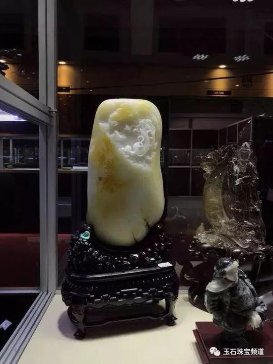 160214 和田玉《天赐鸿禧》
作者:刘月川、刘霆