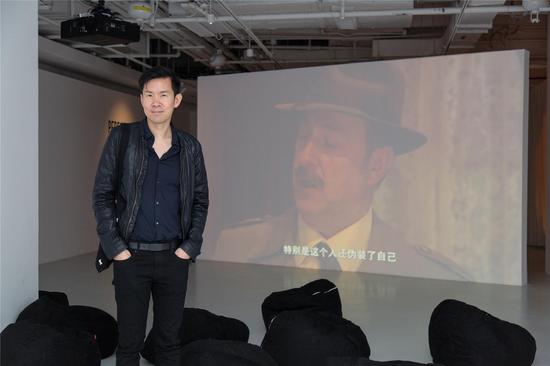 艺术家黄汉明作品《谁干的?》参加《展演剧场》展览