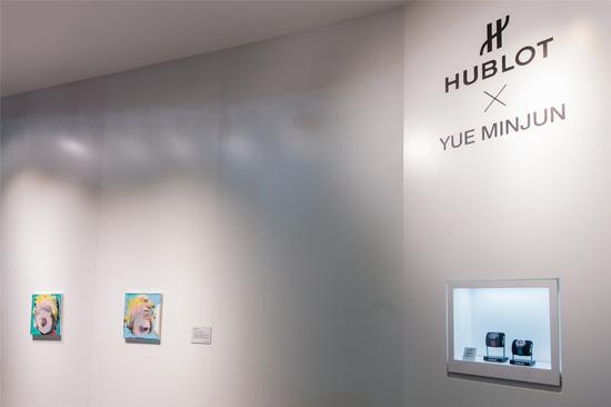 HUBLOT宇舶表经典融合猴王腕表与当代艺术家岳敏君作品《重叠系列》