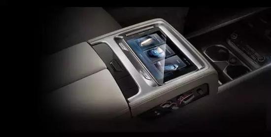 上海宝诚申江助力全国大学生艺术年度大展开幕