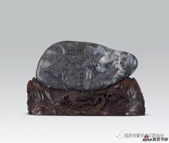 张朝晖 临谿放艇倚山坐 28cm×18cm×7.5cm 和田青花籽料 2014年