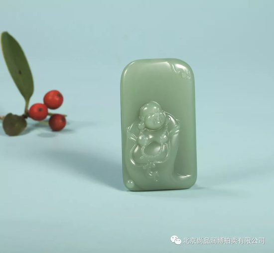 02943侯晓锋 和田玉鸭蛋青佛牌 规格:5.0×2.9×1.1cm 重量:30g