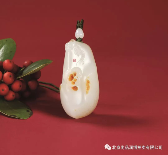 03045林光 新疆和田玉籽料一花一世界 规格:6.2×3.1×2.1cm 重量:62g RMB:98000-118000