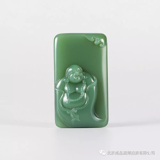 02792号拍品 侯晓锋  和田玉鸭蛋青弥勒佛 规格：5.6×3.2×1.0cm  重量：40g 白度：鸭蛋青 脂份：极高 密度：无结构 款识：一户侯 起拍价：无底价