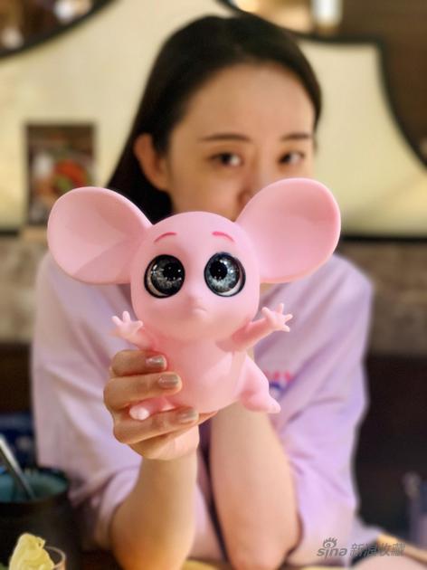 2020年最IN的艺术潮玩《抱抱鼠》陪你来跨年