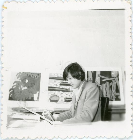 1985年，在阿城刻版创作的张鹏野。