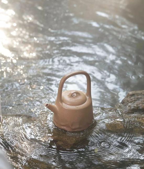 艺术家范泽锋作品 见山是水·曼公提梁