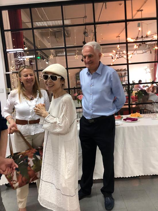 瑞士大使夫人戴惠兰(Marielle de Dardel)、收藏家Ann、阮诗寇博士