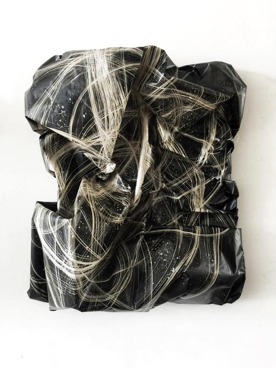 《维度6》 胶膜,纸浆,画框,烟熏技术 90x80x30cm 2017