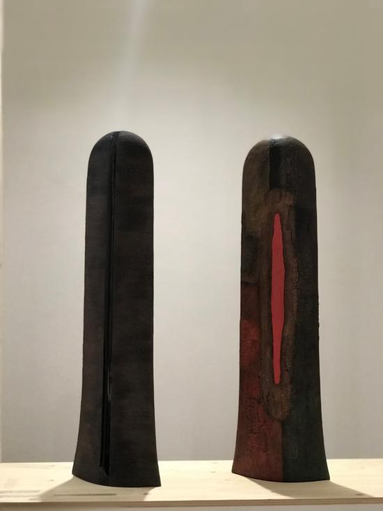 梁远 《山之五色》《山之流水》 94×28×14cm 大漆、麻布、灰、色漆 2008