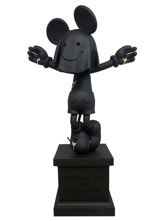 《NEW IDOL》高45cm，宝丽石，2019年，赵一浅