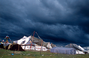 李小可（摄影作品）《山雨欲来》1996年西藏那曲