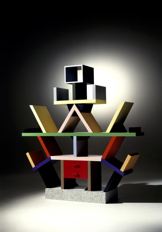　　埃托·索特萨斯 ETTORE SOTTSASS，Carlton, Room divider, in wood and plastic laminate, 190 x 40 x 196 cm, 1981 ,图片致谢艺术家与Novalis Contemporary Art Design